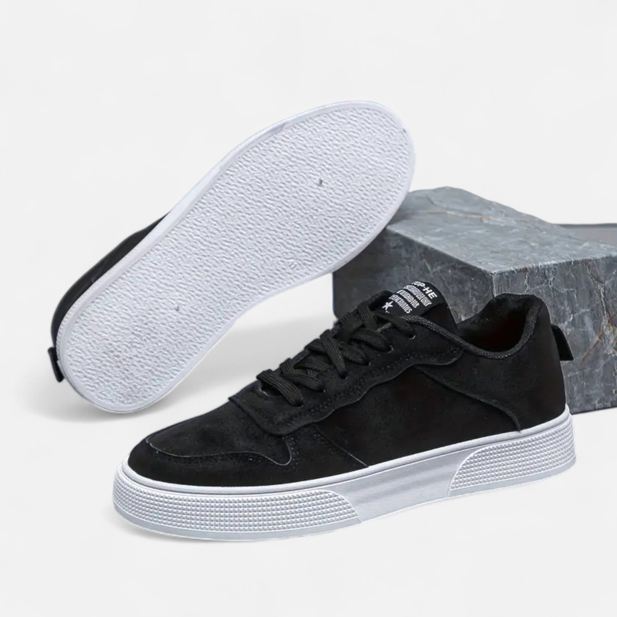 Aveline the Label | Men’s Elegant Lace-Up Sneakers