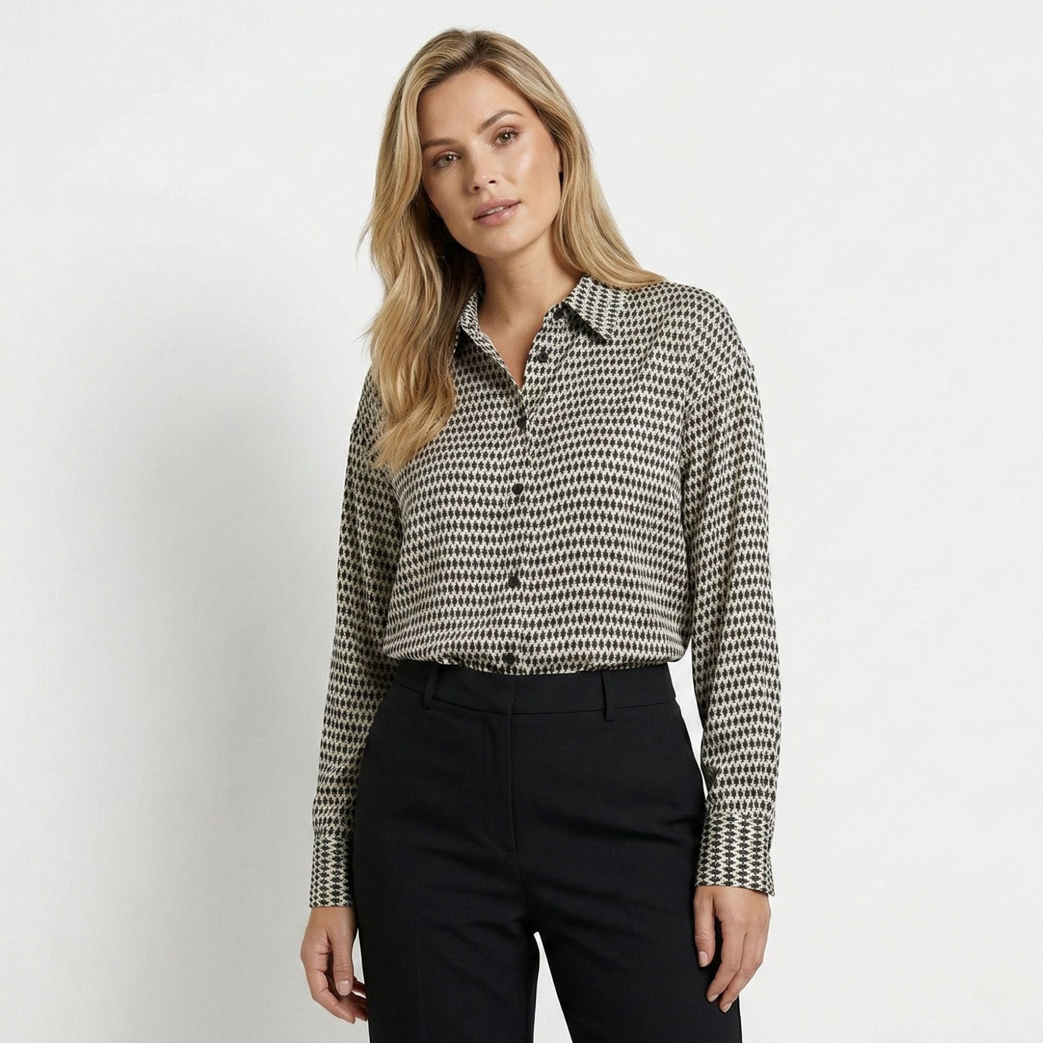 Women’s Geometric Print Long Sleeve Shirt – Lightweight Style