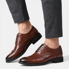 Men’s Brogue Oxford Shoes – Lace-Up Round Toe Design