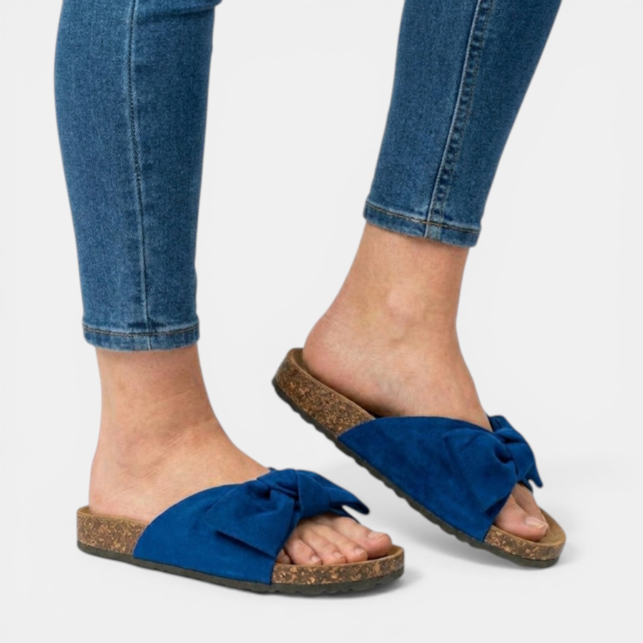 Women’s Slip-On Sandals – Bow Strap Flat Sole